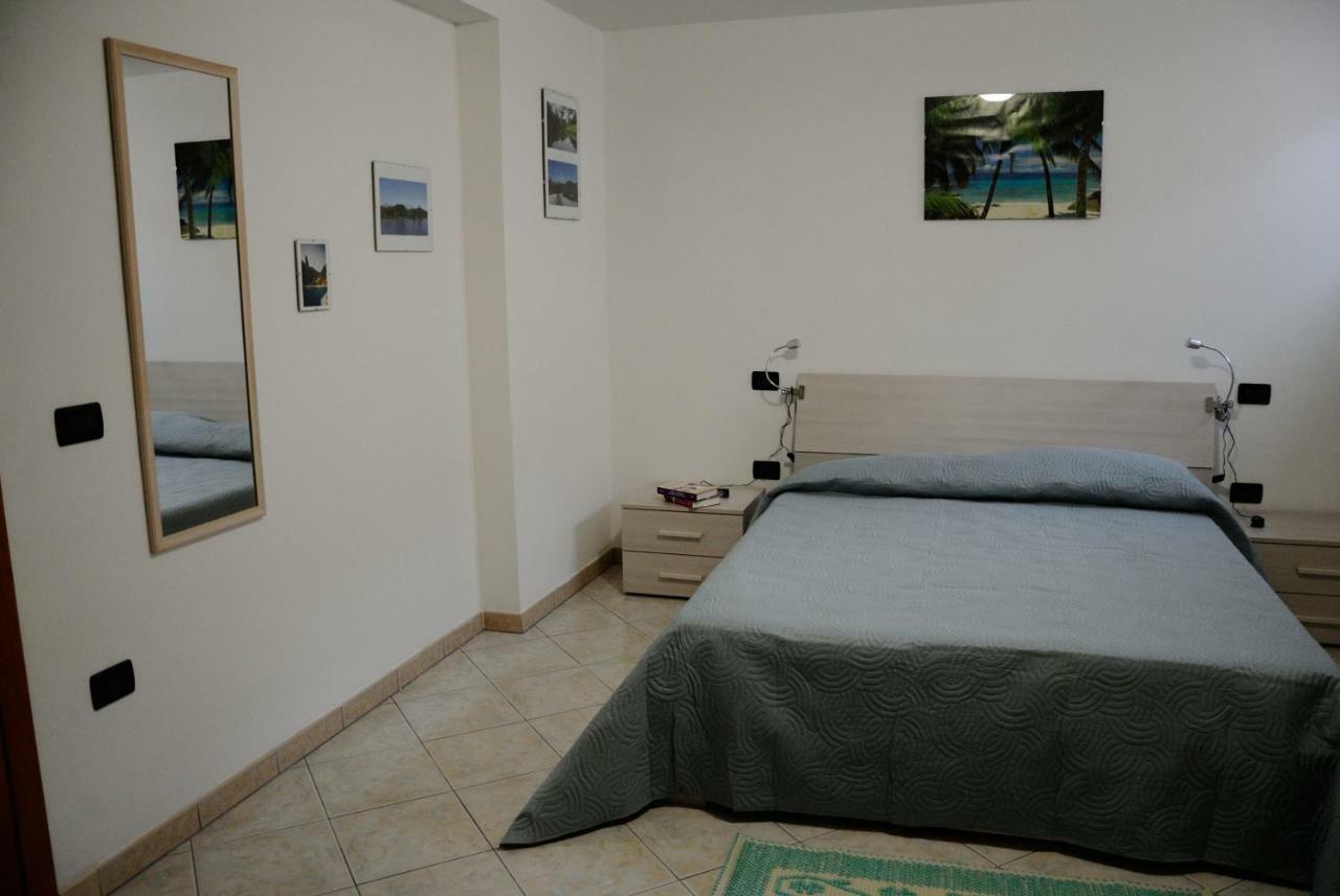 Tra Mare E Monti Apartment Santa Giusta Exterior photo