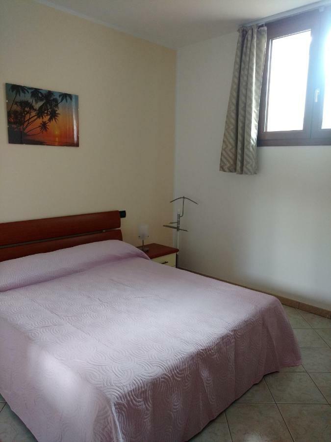 Tra Mare E Monti Apartment Santa Giusta Exterior photo